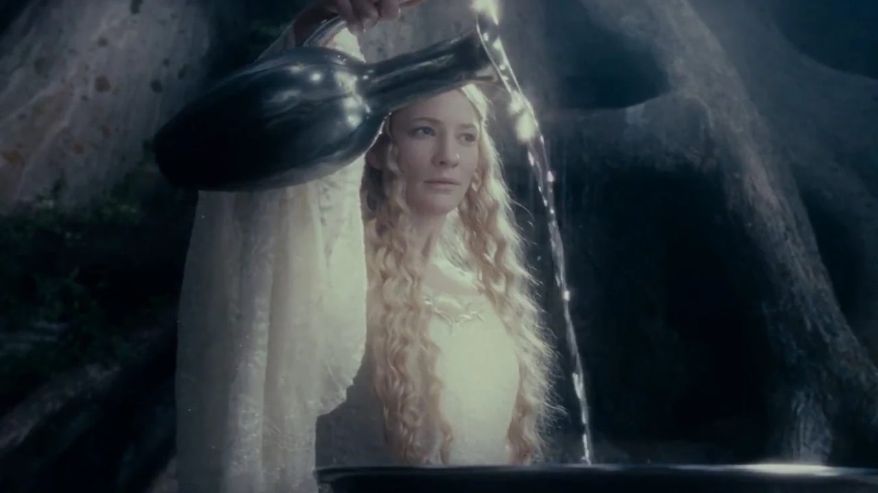 The Mirror of the Elf Queen. Many were frightened by her transformation in this scene when they watched 'The Lord of the Rings.' By the way, the new 'The Lord of the Rings' series by Amazon is about her earlier story.